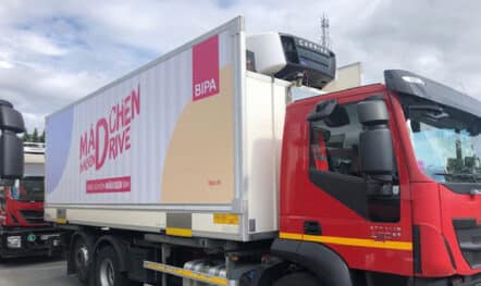 LKW Werbebanner BIPA Wiener Neudorf