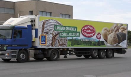 LKW-Werbebanner Hofer Trumau