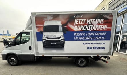 LKW Werbebanner für OK Trucks bei Iveco Wien