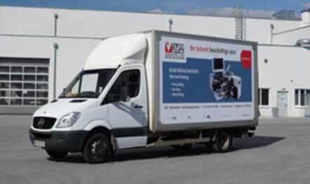 LKW Werbebanner für VHS in Wien