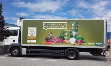 Truck advertising for Unimarkt