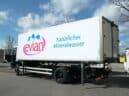 LKW Werbung für Evian