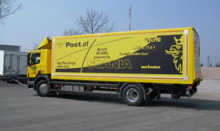 LKW Werbung für Post AT