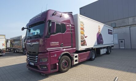 LKW Werbung für Stroetmann