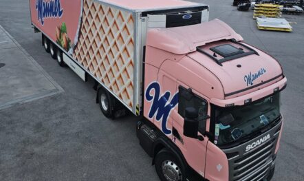 LKW Werbung für Manner