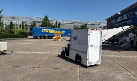 LKW Werbung für MOTIC GmbH
